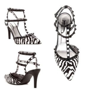 Black and White Valentino Style Women’s Leather Shoes high heels 👠 Rock studd…
